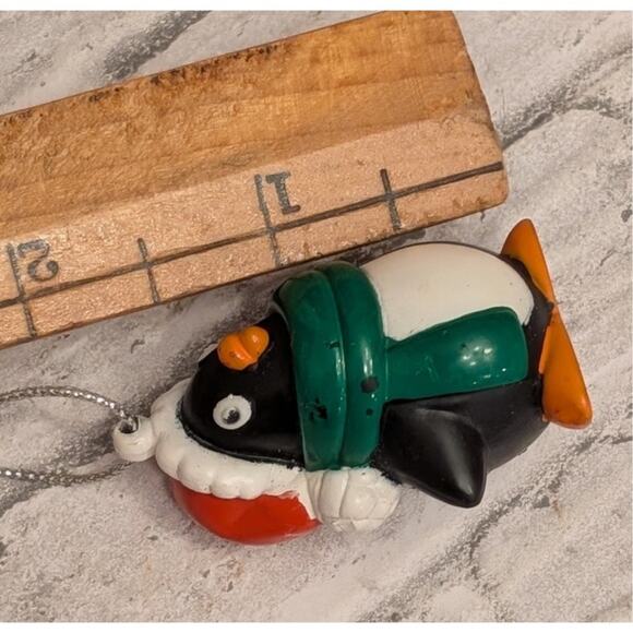 Topps Christmas Ornament Penguin - Picture 6 of 6